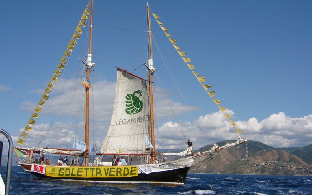Ambiente, La nave Goletta Verde approda in Calabria  Previsti incontri sulla situazione del mare e delle bonifiche