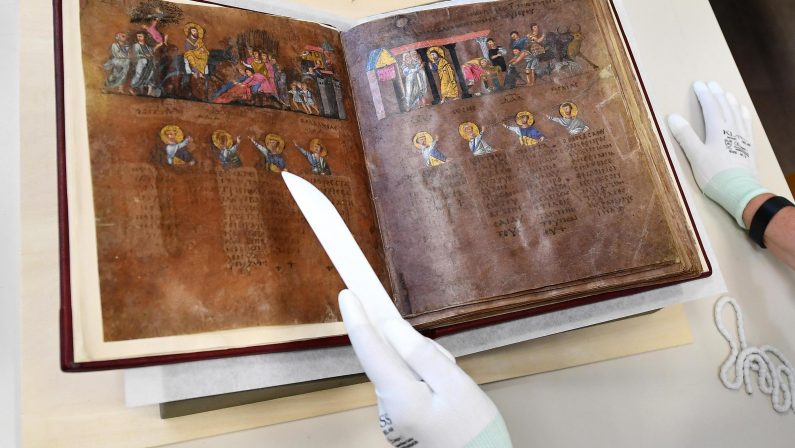 Una Lectio magistralis e un concerto di Vecchioni  In onore del Codex Purpureus Rossanensis