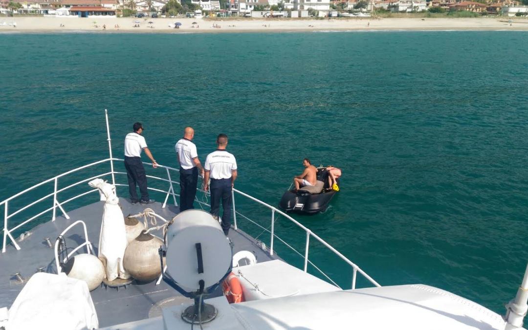Vibo Valentia, due persone in pericolo in mare salvate dalla Capitaneria di Porto