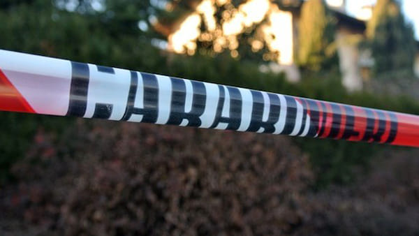 La camorra spara ancora nel napoletano: due morti e ferito il figlio minorenne di un boss