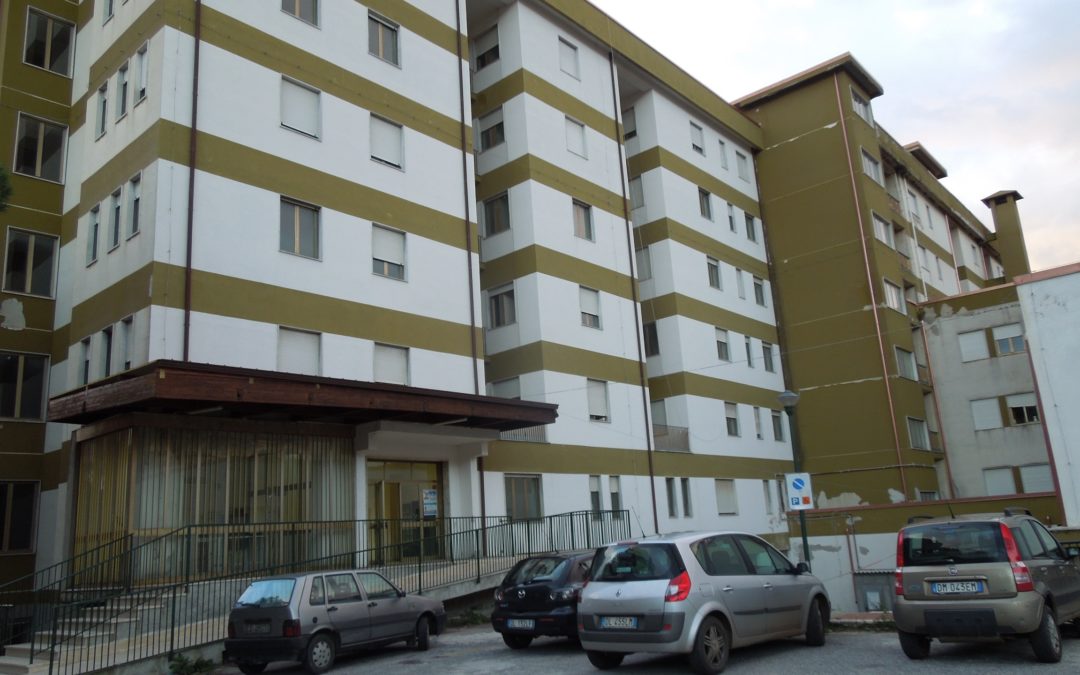 Rapina un medico mentre visita in ospedale  Paura nel Vibonese, ricercato il malvivente