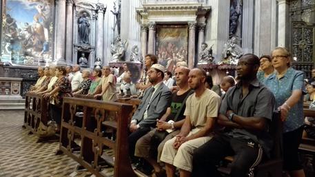 Rouen, musulmani in Duomo Napoli a manifestare per la pace 