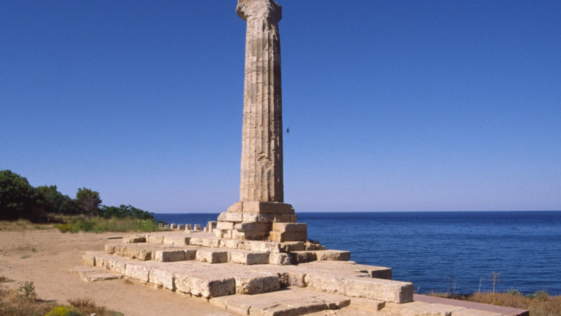 FOTO - Il fascino di Capo Colonna e del tempio di Hera Lacinia