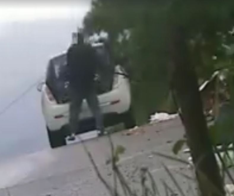 VIDEO – Abbandonano i rifiuti in strada nel Cosentino  Ripresi dalle telecamere, decine di denunce e multe