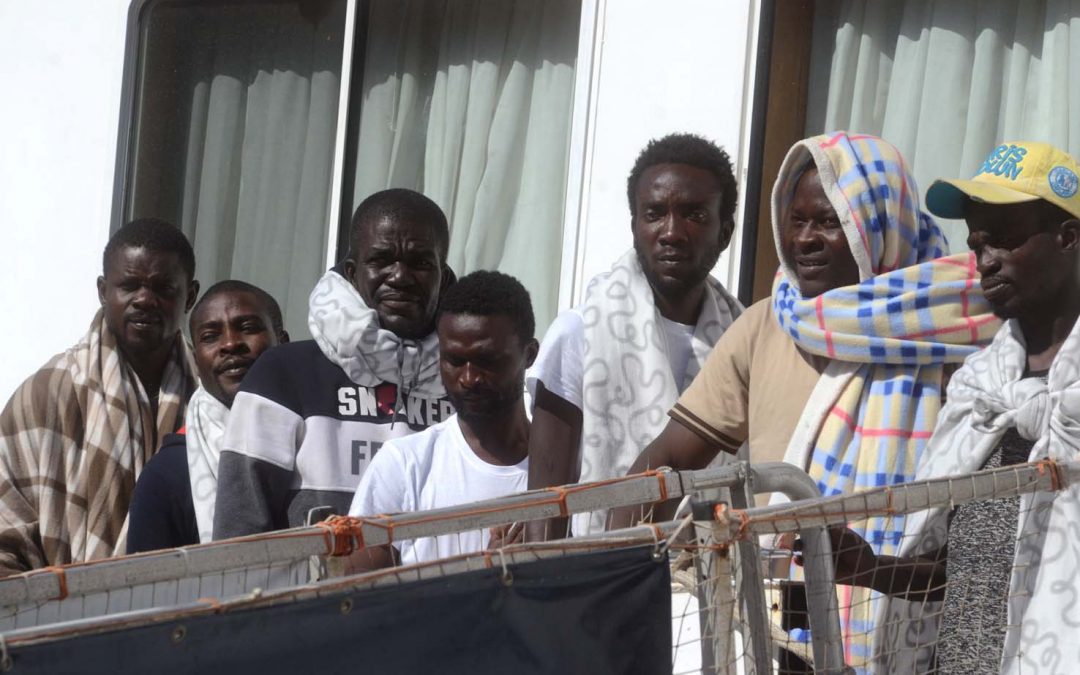 Uno sbarco di migranti a Reggio Calabria (foto d'archivio)