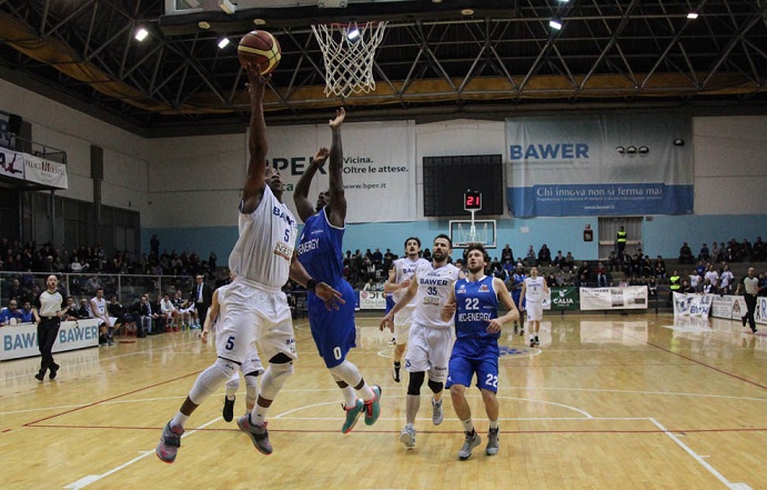 Basket, Bawer ripescata ma con riserva. Lorusso è incredulo: «Procedura anomala, faremo istanza»