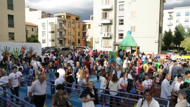 FOTO - Il sogno è diventato realtà: inaugurato a Cosenza il parco giochi accessibile a tutti i bambini