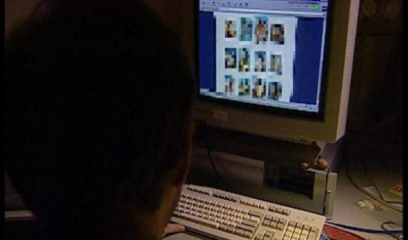 Conservava quasi trecentomila file pedopornografici: arrestato  La Mobile stringe il cerchio su un quarantenne cosentino