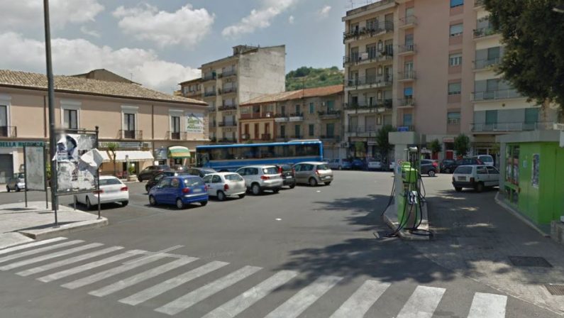 Suicidio a Cosenza: un uomo si è tolto la vita gettandosi dal quinto piano