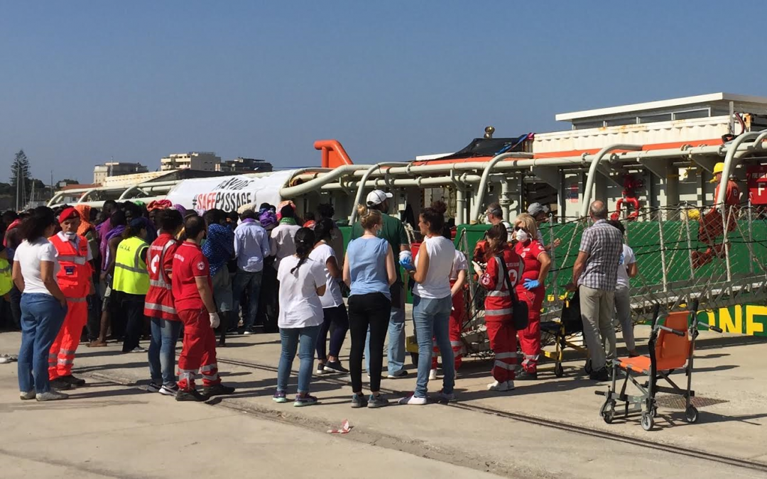 Uno sbarco di immigrati a Reggio Calabria