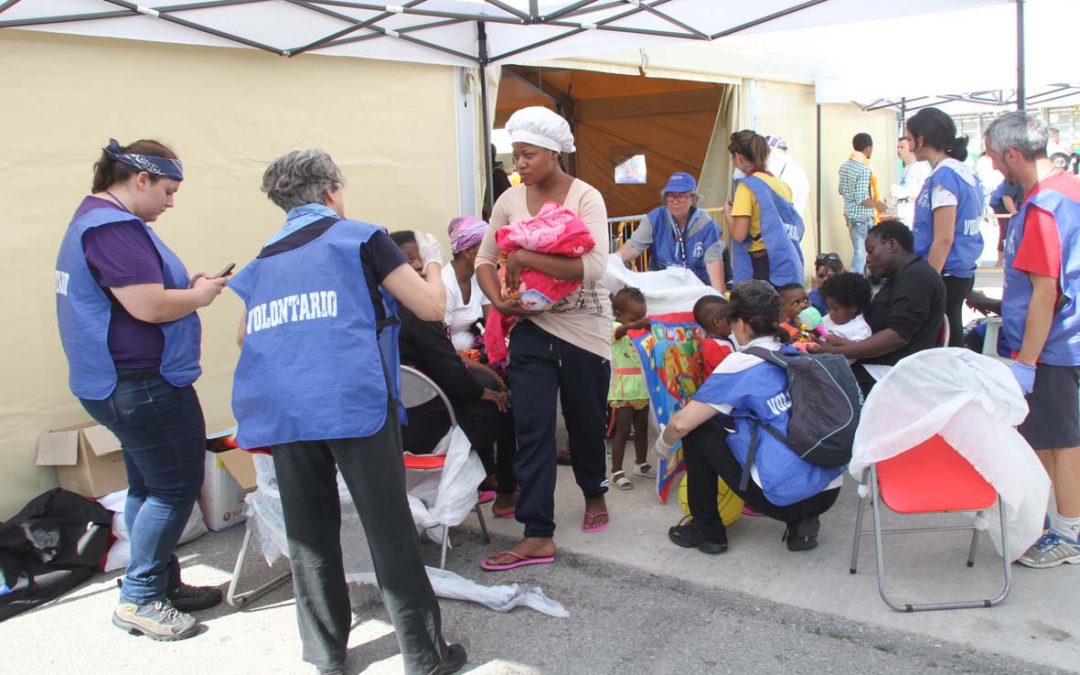 FOTO – Oltre 500 migranti arrivati oggi al porto di reggio Calabria