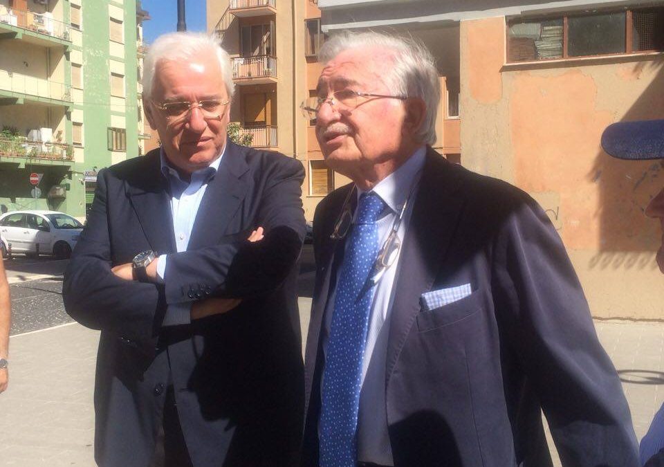 Il sindaco: “Le miserie politiche di qualcuno non mi appartengono”. E sui migranti: Avellino città razzista