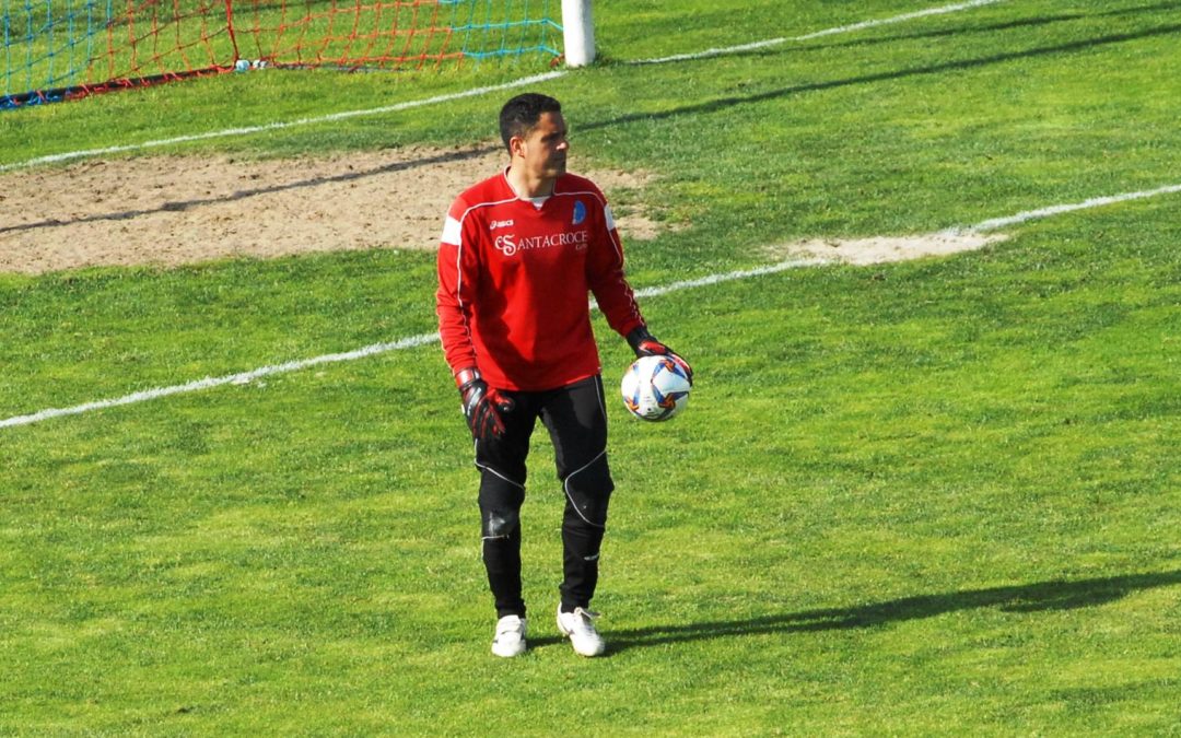Il portiere dei record a 40 anni resta in campo