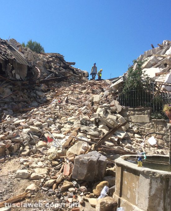 Tragedia Amatrice, gli amministratori di San Martino Valle Caudina donano parte delle indennità ai terremotati