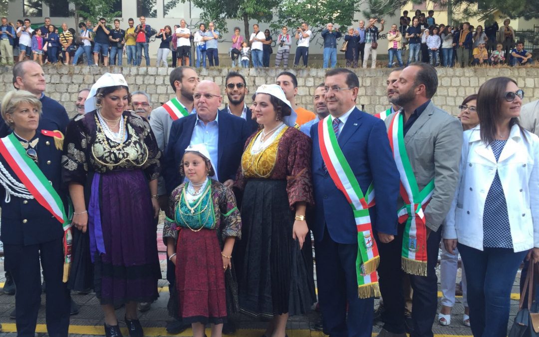 VIDEO – La partenza del restaurato trenino della Sila