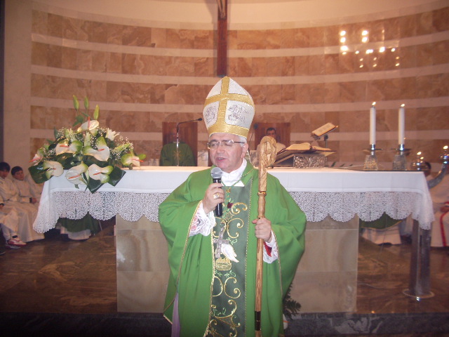 Il vescovo mons. Francesco Milito
