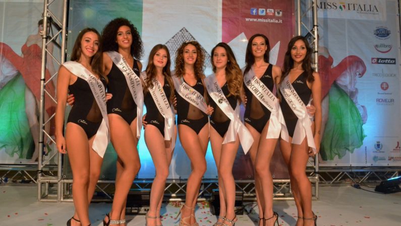 Miss Italia, la diciannovenne Cristina Alfano elettaper rappresentare la Calabria: ecco tutte le fasce