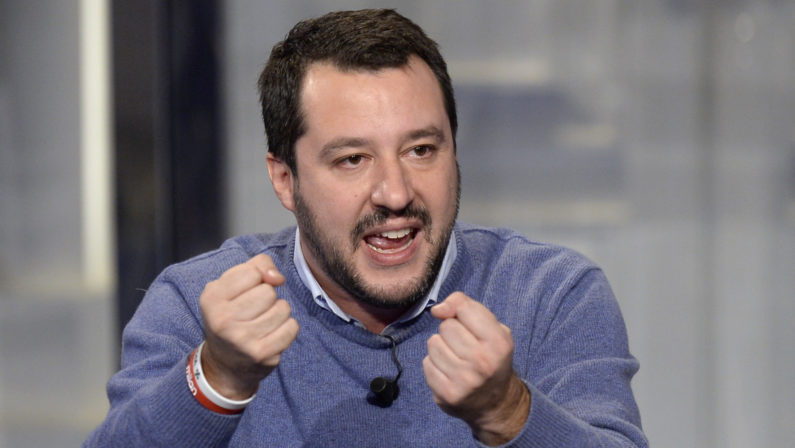 Salvini: "il 18 febbraio sarò a Napoli ostaggio di De Magistris e De Luca"