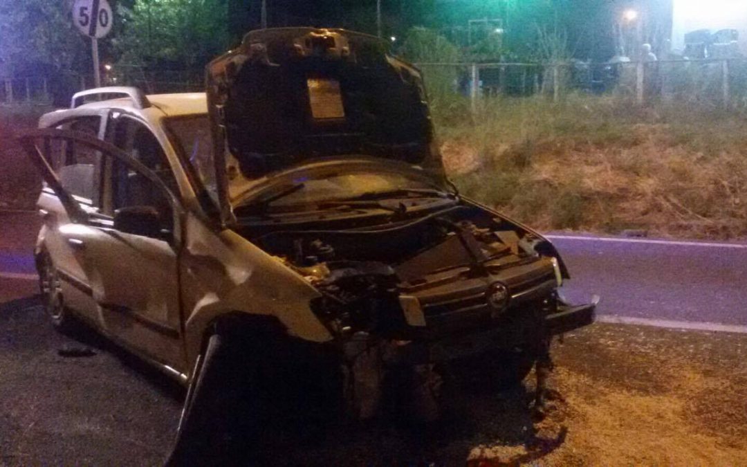 L'autovettura su cui viaggiavano i giovani