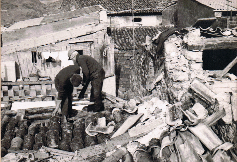 Gli effetti del terremoto del 1980 a Vietri, nel Potentino
