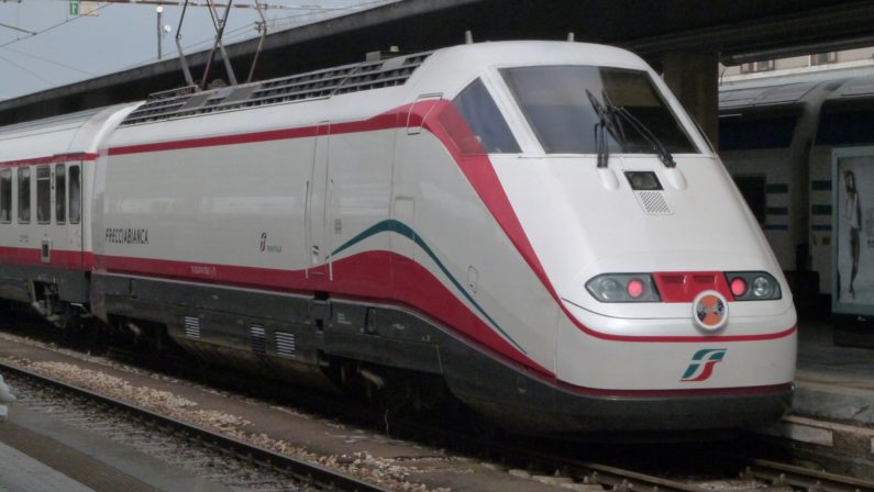 In Calabria i treni sono puntuali nel 90% dei casiTrenitalia traccia il bilancio dei primi 4 mesi del 2017