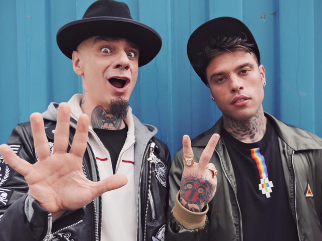 J-Ax e Fedez insieme, parte il tour: il 3 aprile concerto a Reggio Calabria