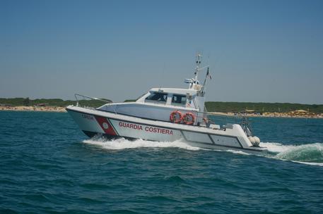 Rimorchiatore affondato al largo di Bari, si cercano ancora i 2 dispersi