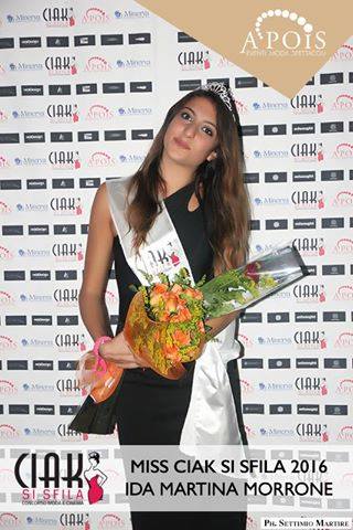 Ida Martina vince “Ciak si sfila 2016”: il premio dalle mani di Ettore Bassi