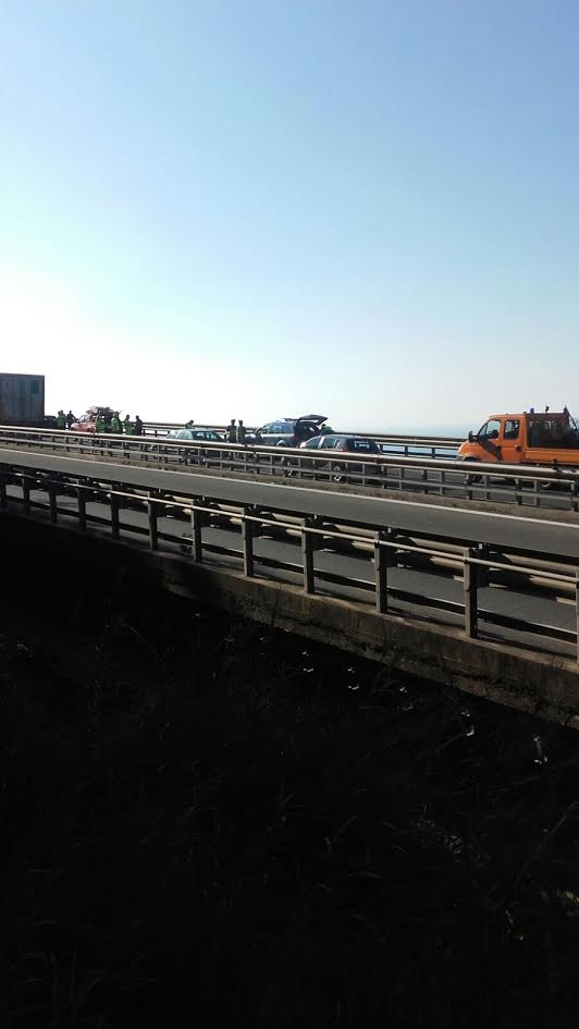 Resta viva dopo un volo di oltre 60 metri da un viadotto della Salerno-Reggio Calabria: muore in ospedale