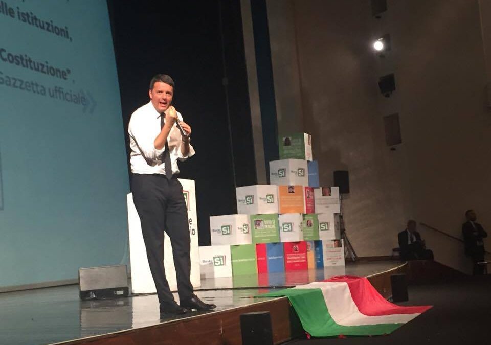 Renzi da Avellino lancia l’appello per il sì al referendum: ho commesso degli errori, ma ora c’è in ballo in futuro dei nostri figli
