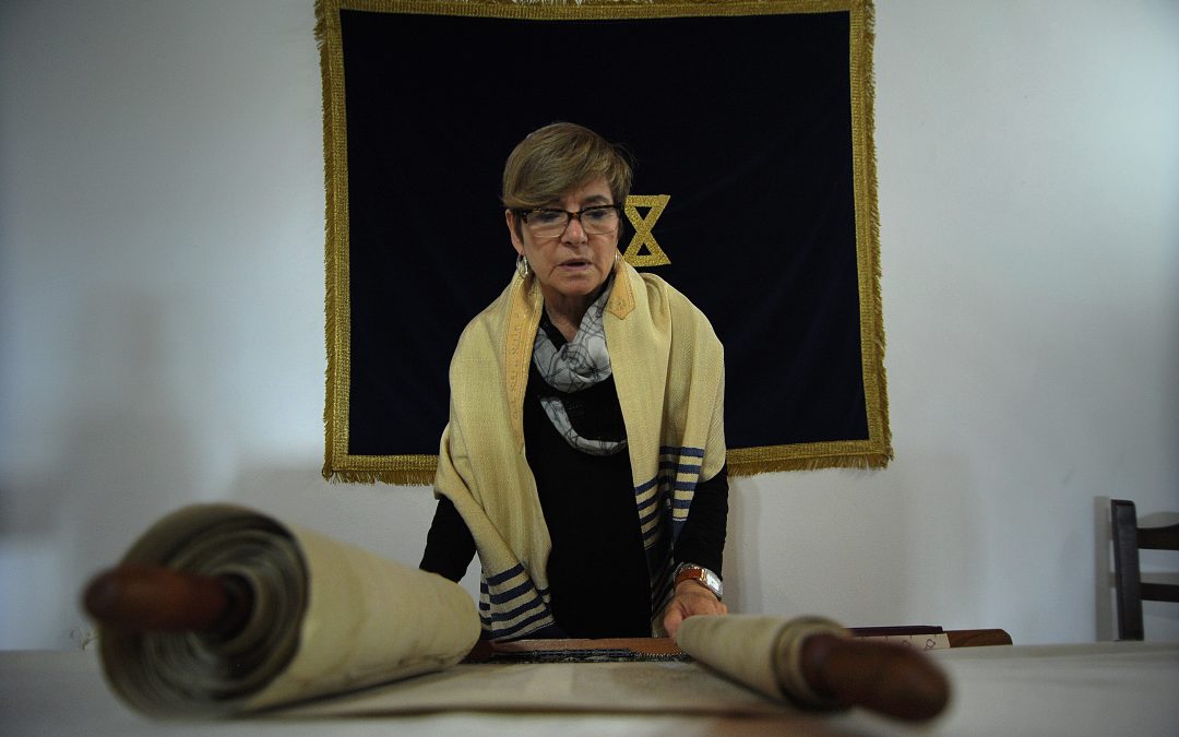 FOTO – Barbara Aiello, unica donna rabbino d’Italia  Alla guida della sinagoga di Serrastretta