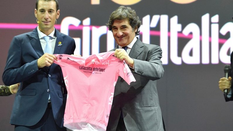 Presentato il nuovo Giro d'Italia: la carovana rosa attraversa la Calabria da Reggio a Castrovillari