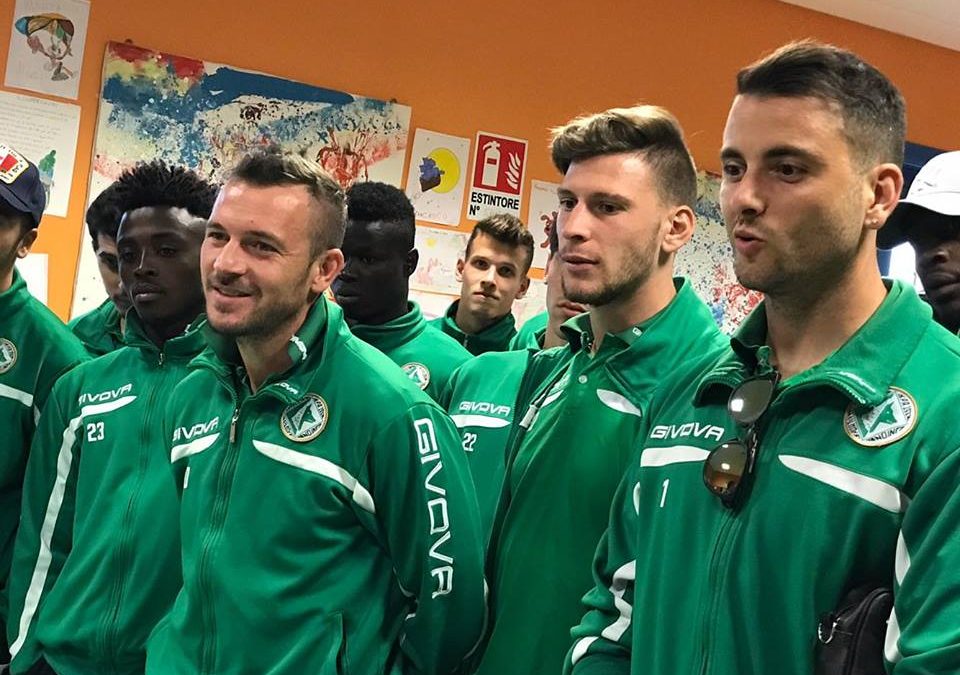 I calciatori dell’Avellino in visita ai bambini ricoverati all’Ospedale “Moscati”