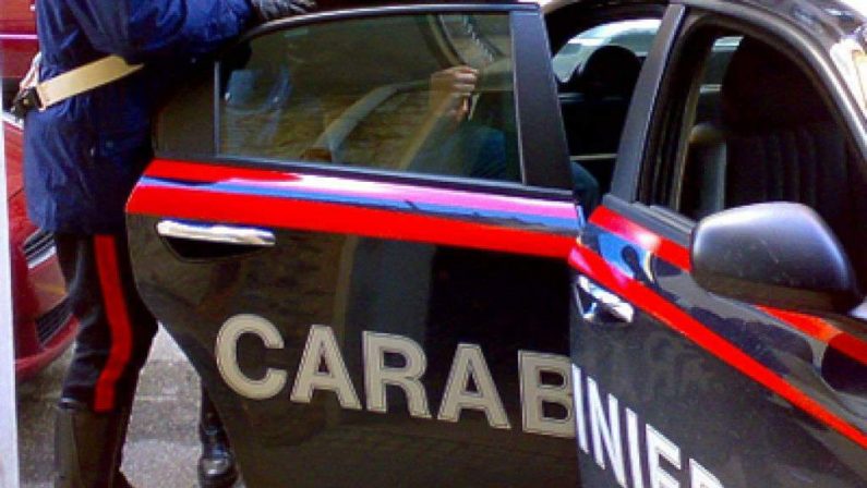 Spaccio al mercato di Grottaminarda, i Carabinieri arrestano due giovani