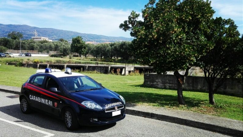 Spaccio di droga dietro l'ospedale di Lamezia TermeBlitz dei carabinieri, un arresto e una denuncia