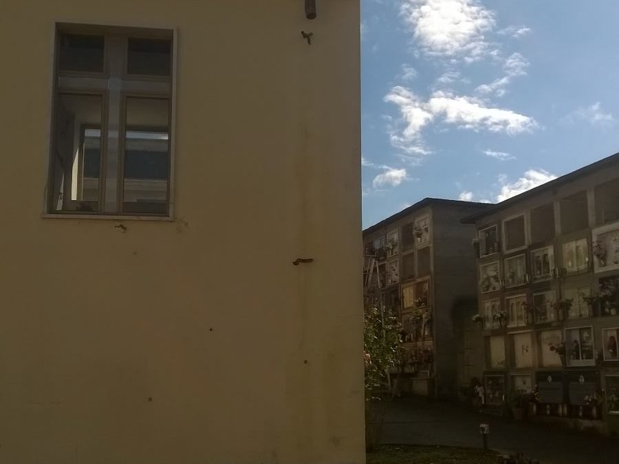 Una delle cappelle danneggiate