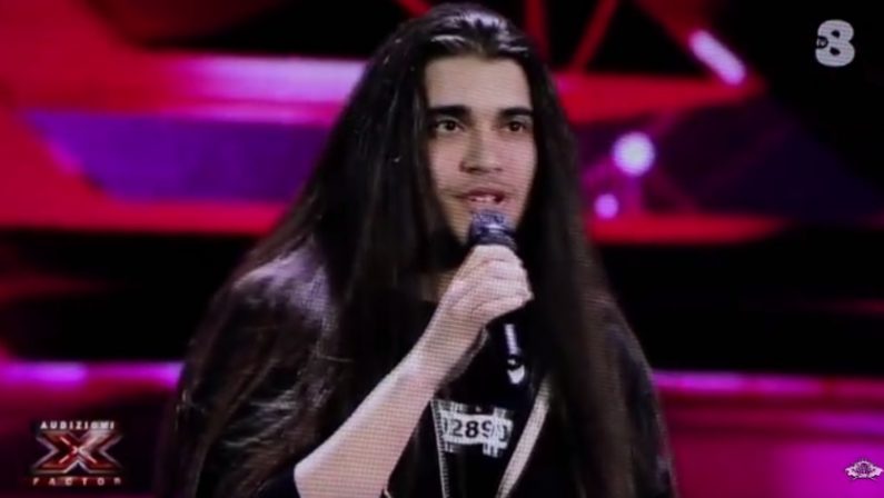VIDEO - La storia di Danilo, ragazzo irpino preso in giro ad X-Factor 