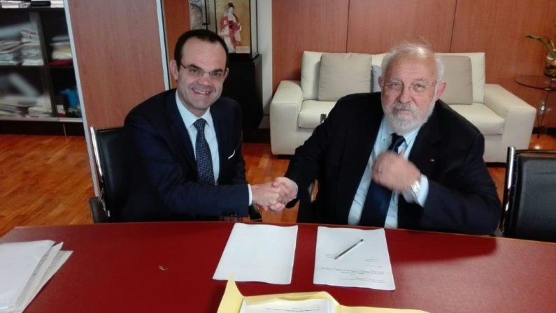 Accordo tra Regione ed Unical, in arrivo 21 milioni di euro per residenze, stabulario di Farmacia e un polo Hi-Tech
