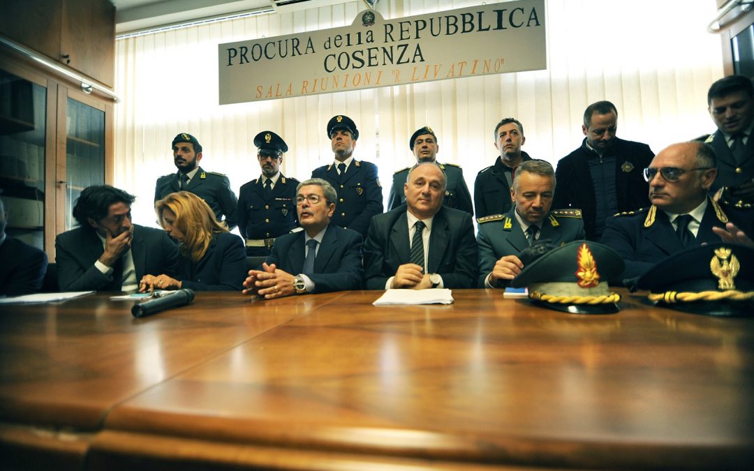 VIDEO – Operazione Factotum a Cosenza  Scacco al traffico di autoveicoli: le intercettazioni