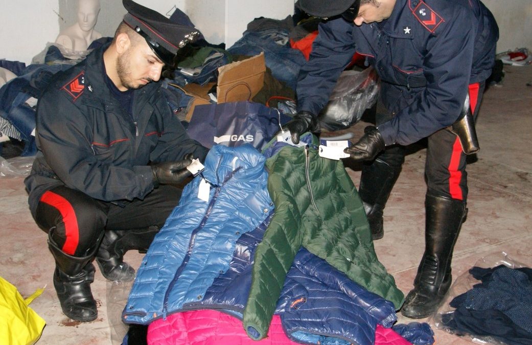 Catanzaro, scoperto un deposito di merce rubata  I Carabinieri trovano beni per oltre 90 mila euro