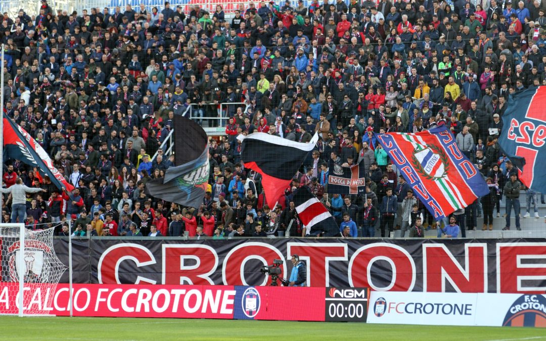 Torna la vittoria per il Crotone che batte il Taranto in rimonta