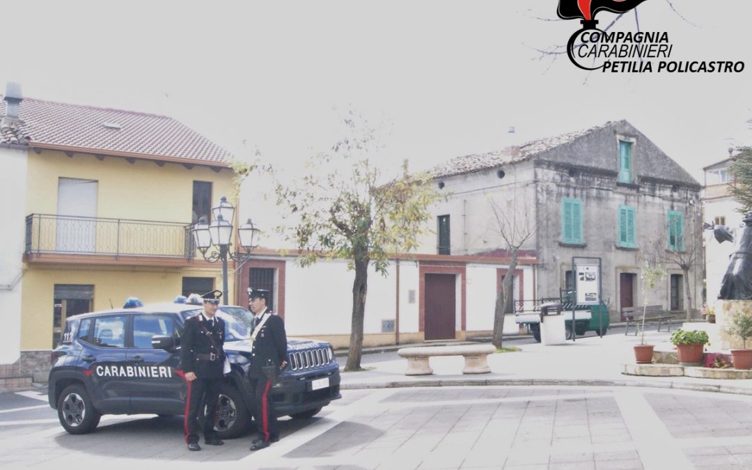 Controlli dei carabinieri a Petilia