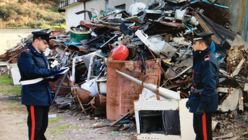 Tre discariche abusive, e con rifiuti pericolosi, sequestrate dai carabinieri a Scilla