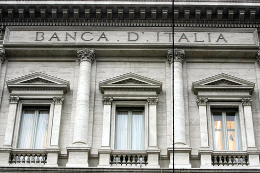 Clochard di Lamezia Terme trova 11 milioni di lireErano nella spazzatura, la Banca d'Italia rifiuta il cambio