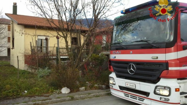 Fiamme ad una casa e un fienile: paura in Irpinia