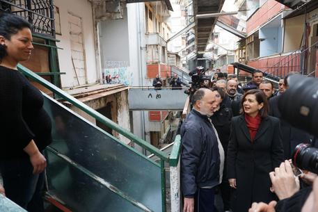 Il Presidente della Camera Boldrini in visita a Scampia: degrado sconcertante