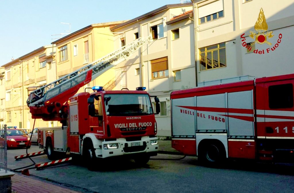 Avellino, incendio in un’abitazione del quartiere San Tommaso: paura per gli abitanti
