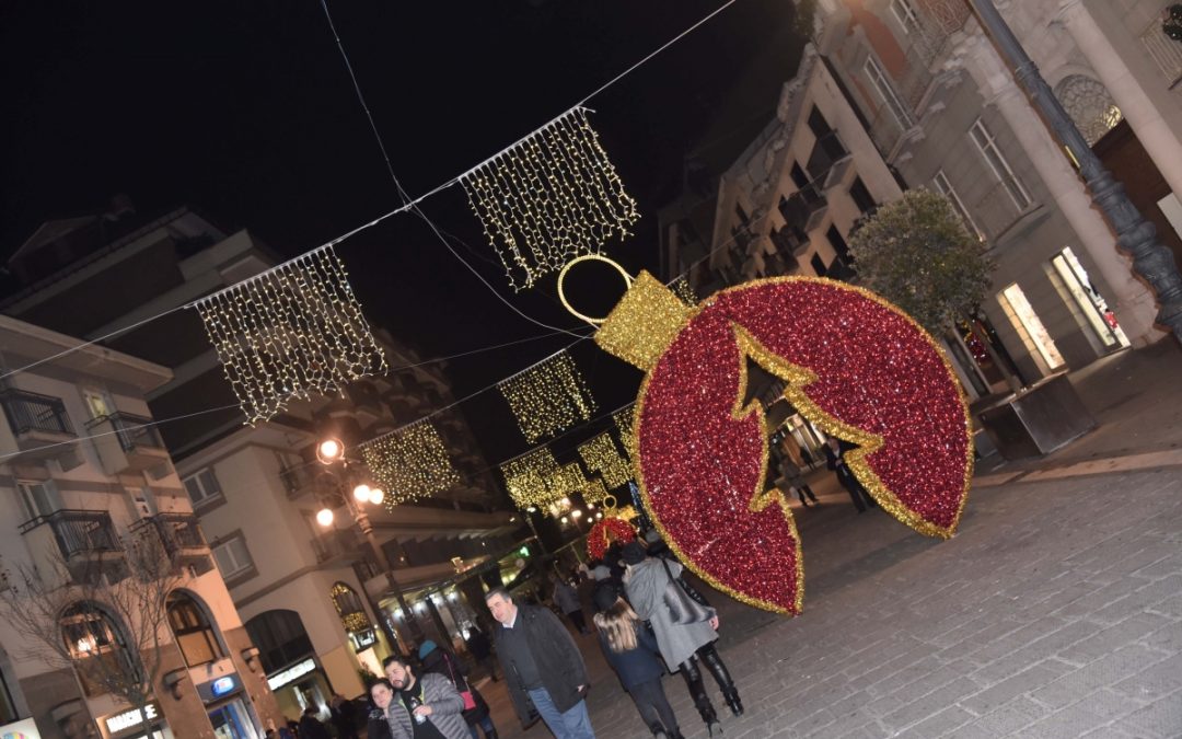 “Avellino Ex Post”: domani artisti circensi lungo il Corso e poi “Led Zeppolin”, zeppole di Natale per tutti