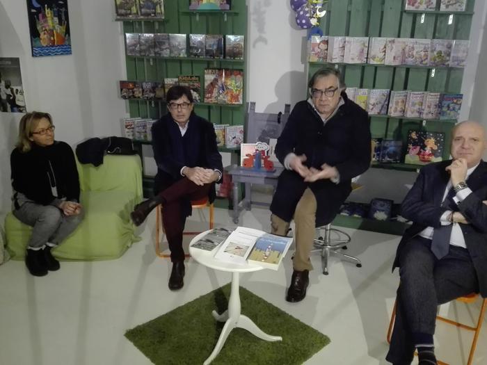 Da sin. Amina Sansone, Gaetano Cappelli, Paolo Albano e Gianfranco Blasi mentre presentano «Letti di sera 2017» (foto ANSA)