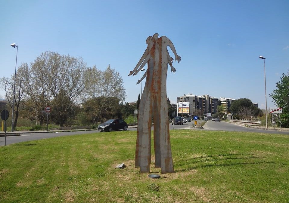 La statua dedicata a Sergio Cosmai